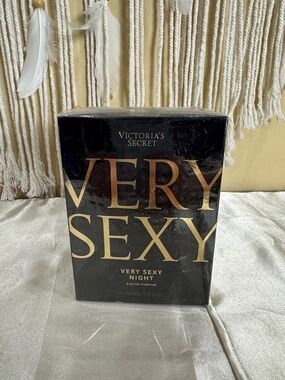 Victoria's Secret Very Sexy Night Eau de Parfum - Black & Gold